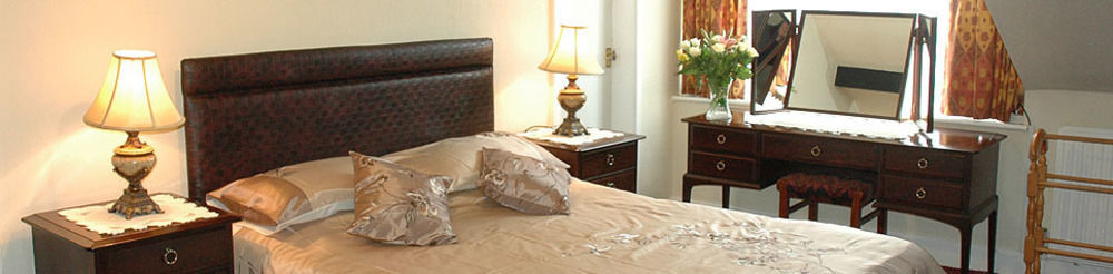 The Bebington Bed & Breakfast Eksteriør bilde