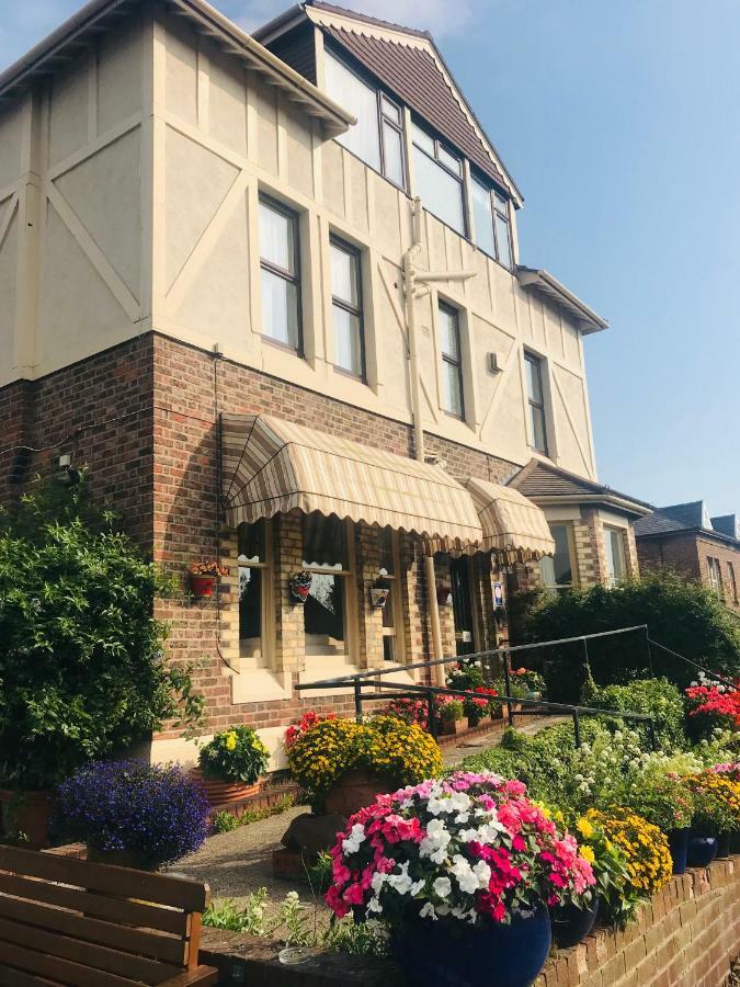 The Bebington Bed & Breakfast Eksteriør bilde